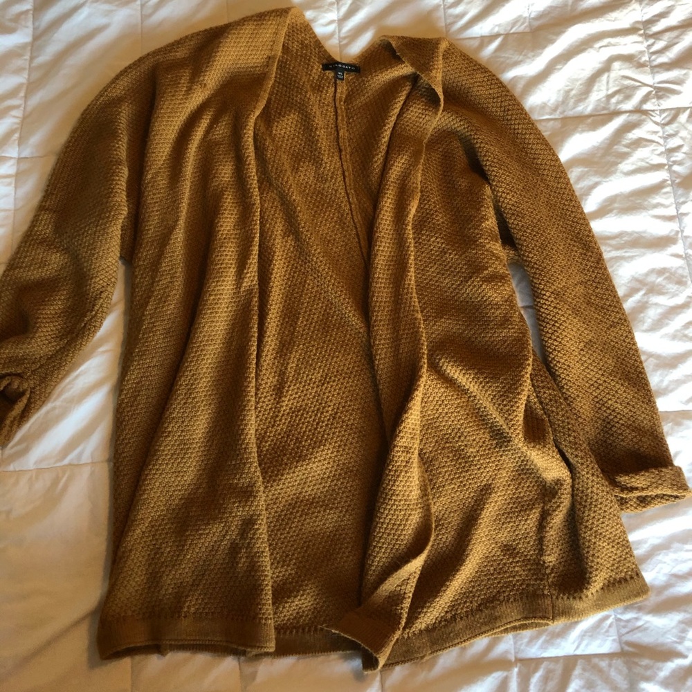 Rust colored trendy cardigan